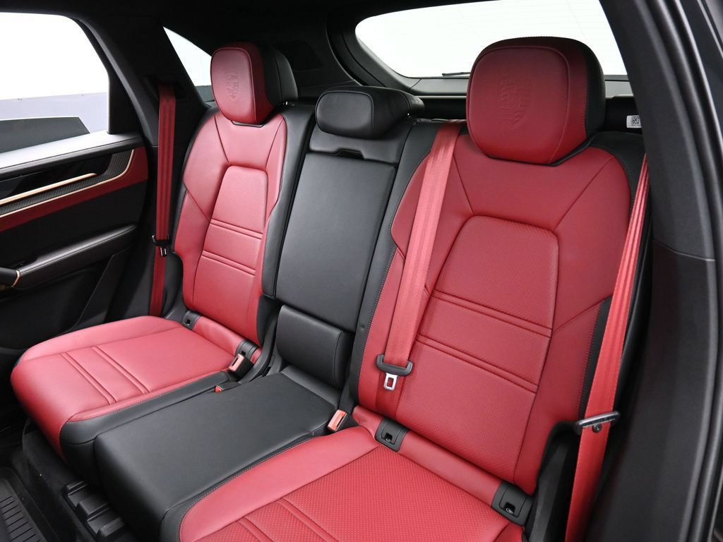 Certified 2025 Porsche Cayenne S AWD/4WD image 24
