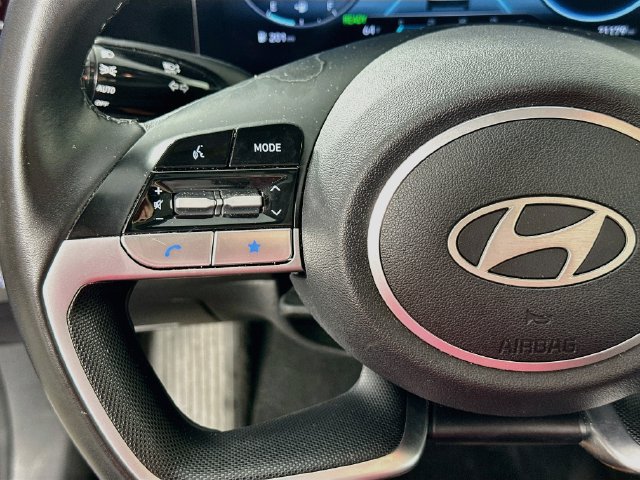 Used 2025 Hyundai Elantra Limited FWD image 24