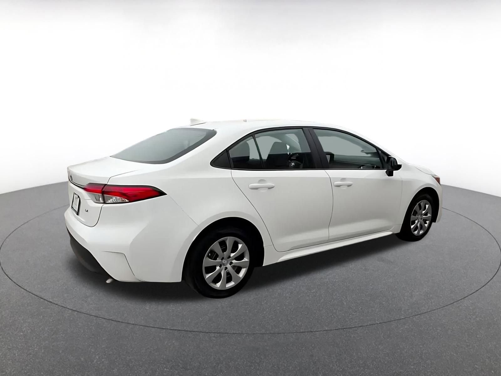 Used 2025 Toyota Corolla LE image 15