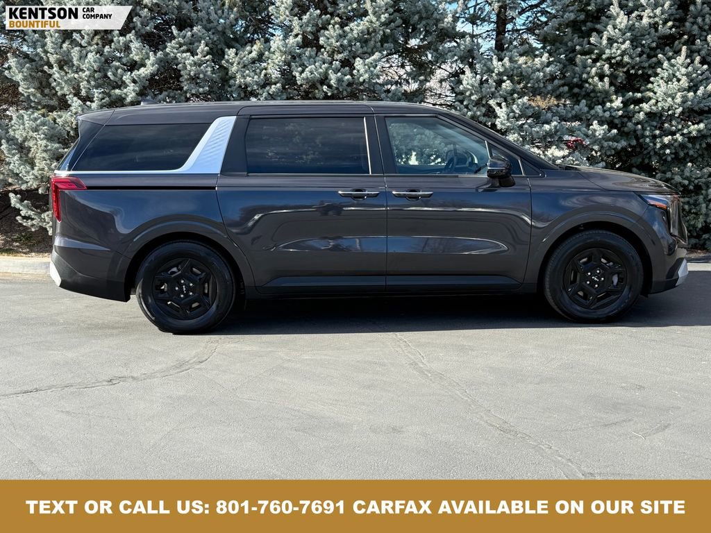 Used 2025 Kia Carnival image 9