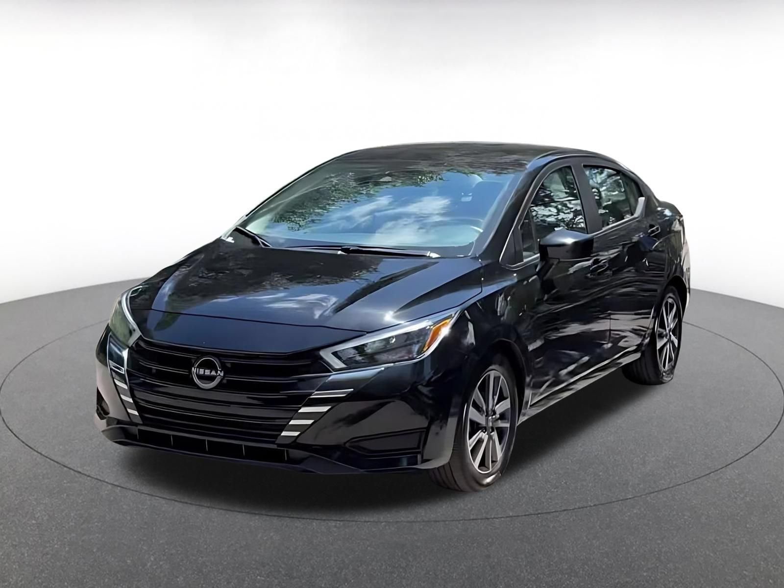 Used 2025 Nissan Versa SV FWD image 6