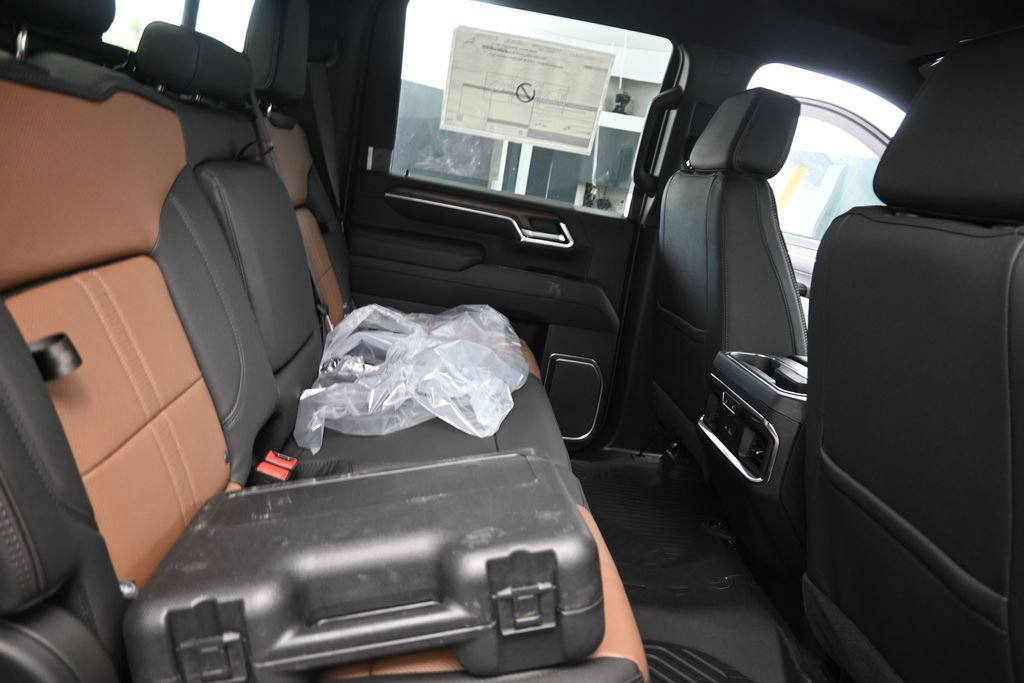 New 2026 Chevrolet Silverado 3500 High Country w/ Technology Package AWD/4WD image 9
