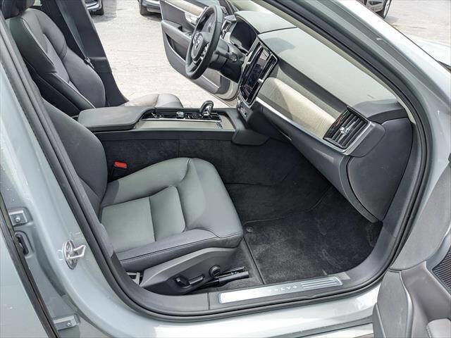 Used 2025 Volvo S90 B6 Plus AWD/4WD image 20