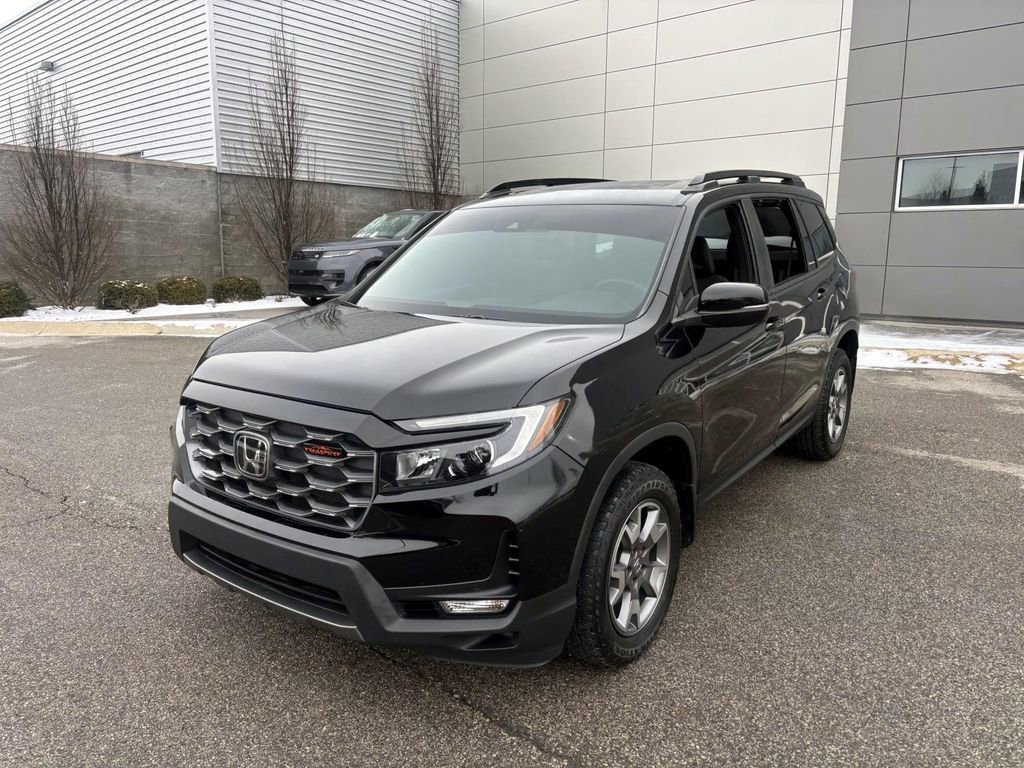 Used 2023 Honda Passport TrailSport image 3
