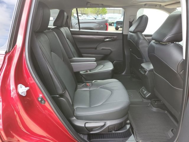 Used 2022 Toyota Highlander Limited AWD/4WD image 27