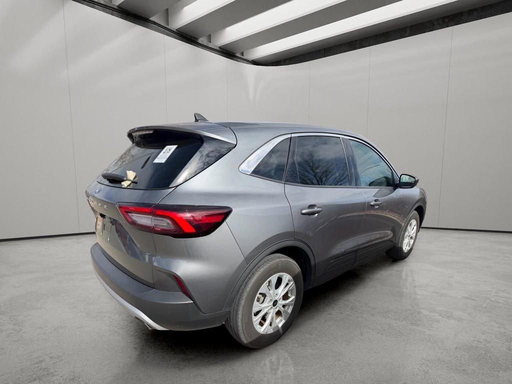 Used 2024 Ford Escape Active w/ Cold Weather Package image 7
