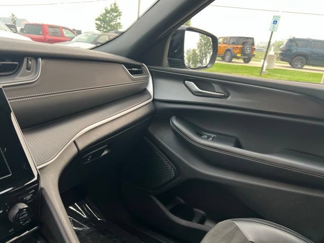 Certified 2023 Jeep Grand Cherokee L Altitude AWD/4WD image 14