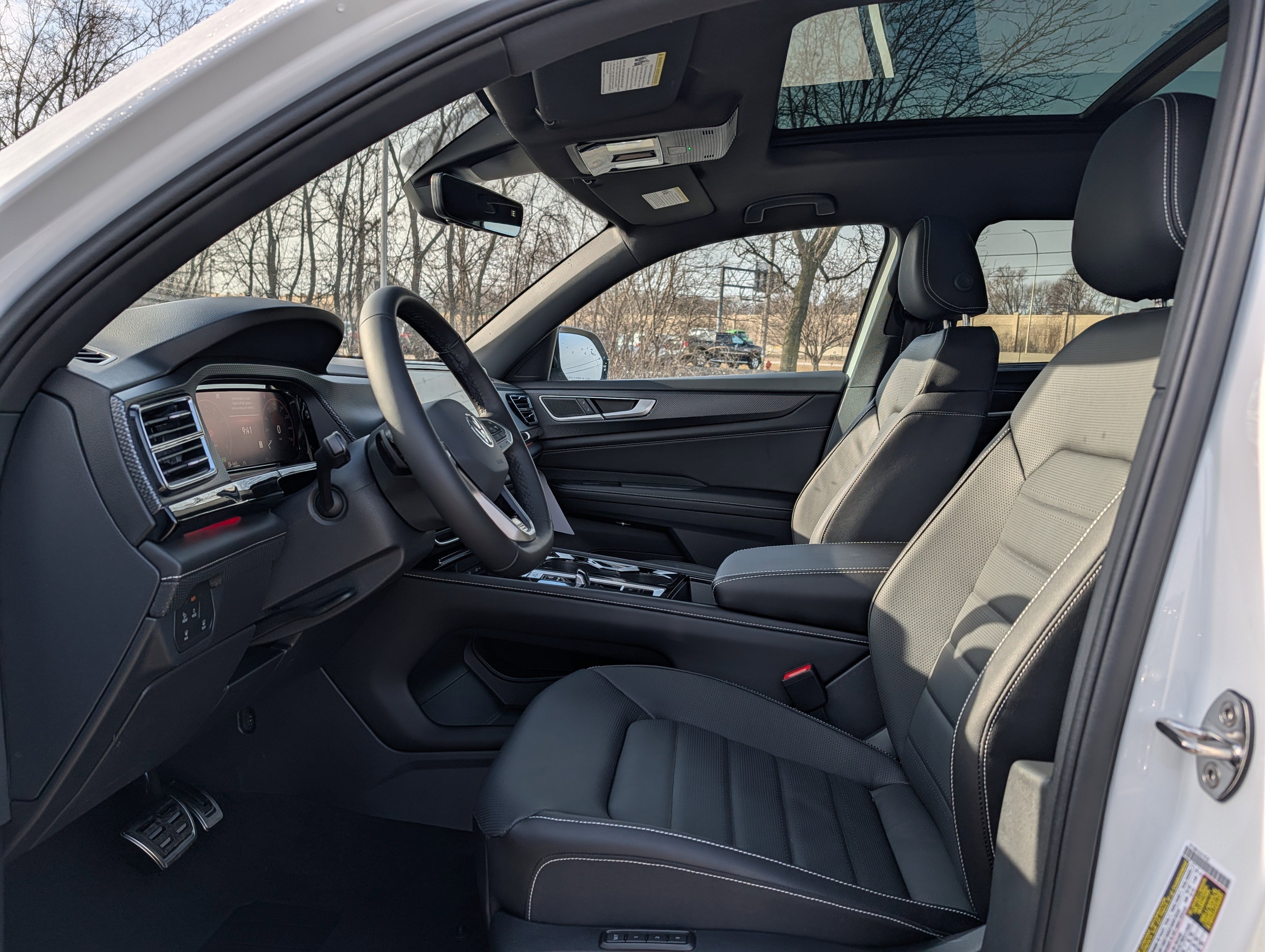 New 2026 Volkswagen Atlas Cross Sport SEL R-Line image 5