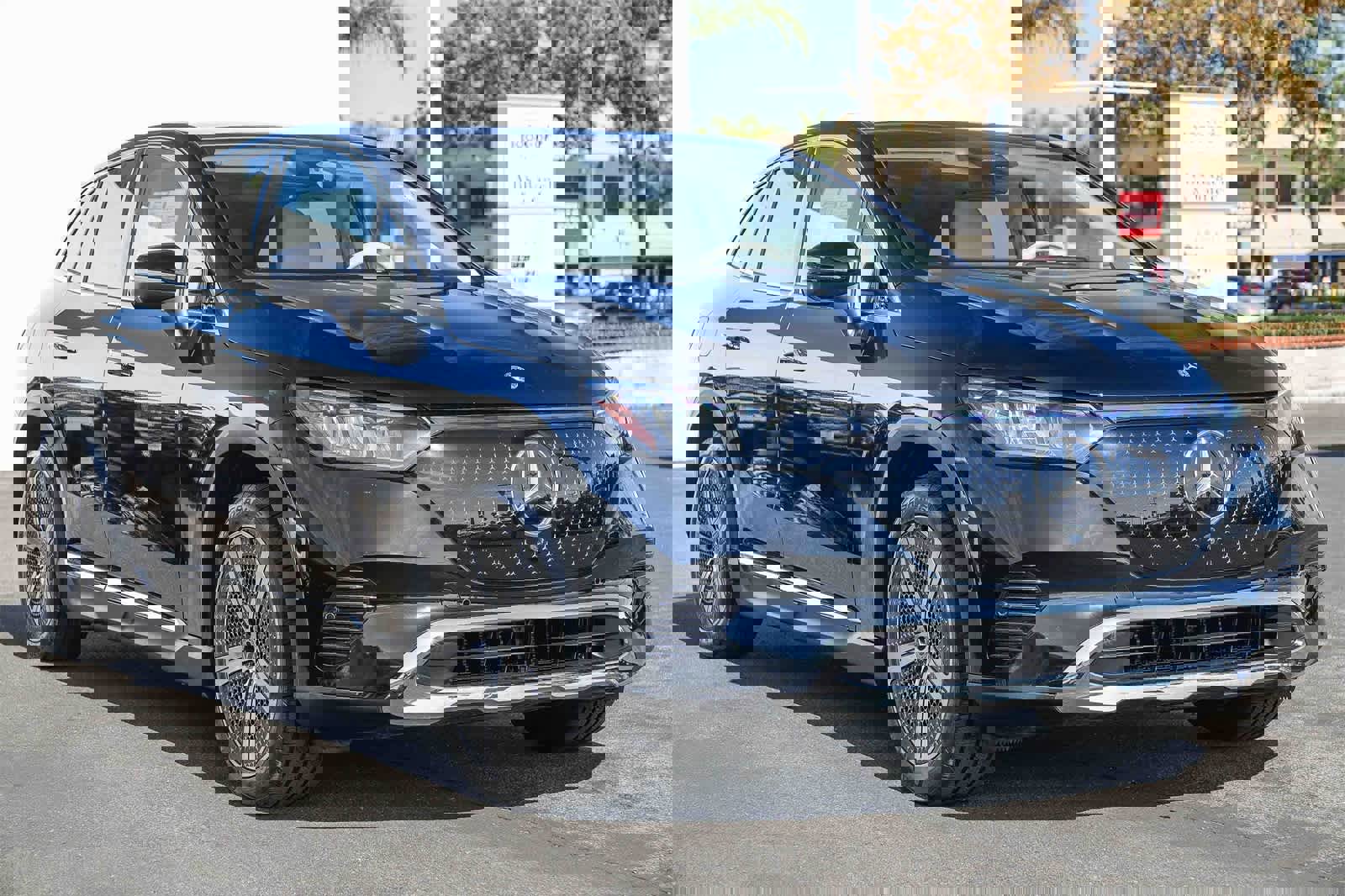 Used 2024 Mercedes-Benz EQE 350+ SUV image 3