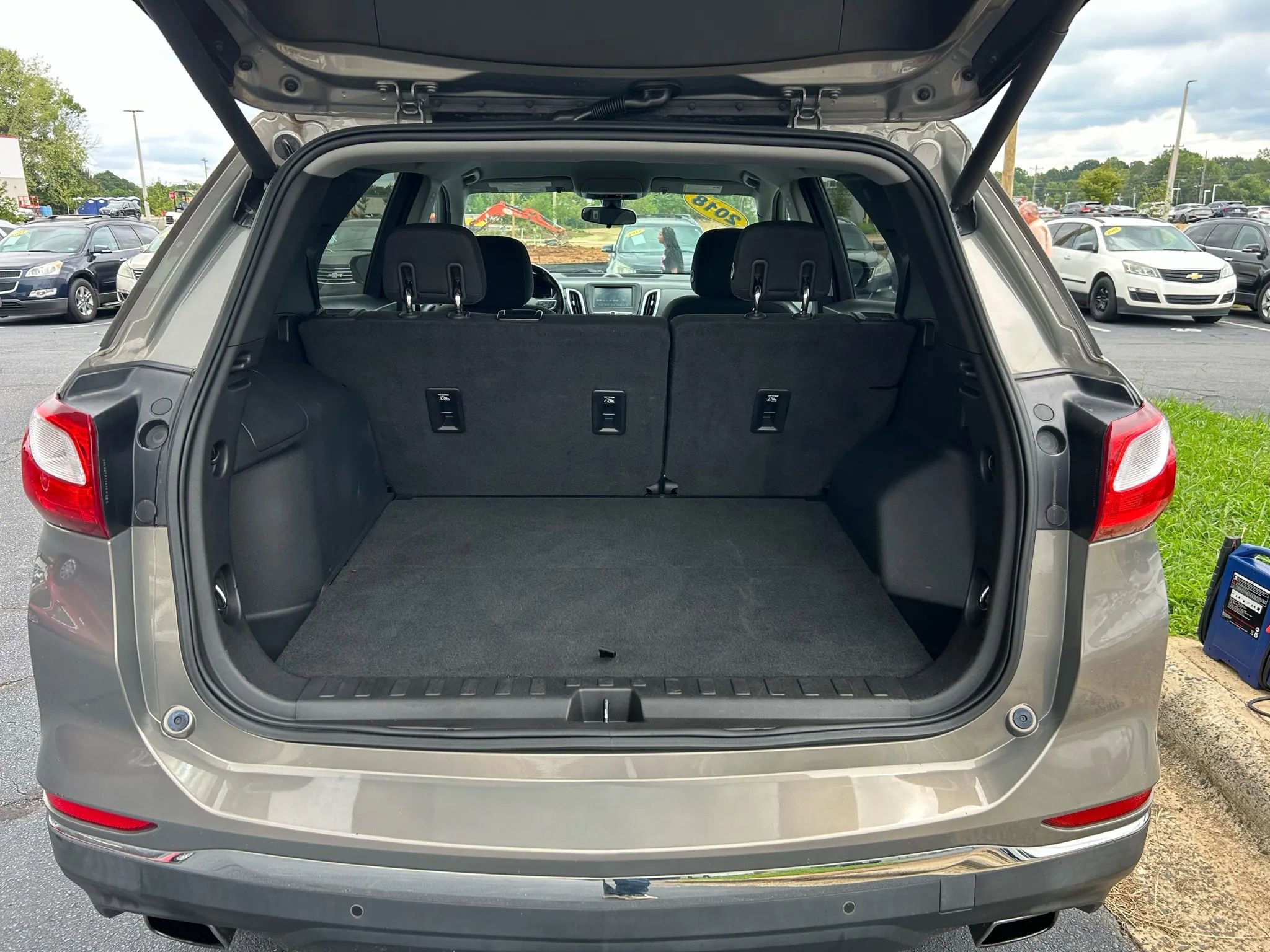 Used 2018 Chevrolet Equinox LT image 17