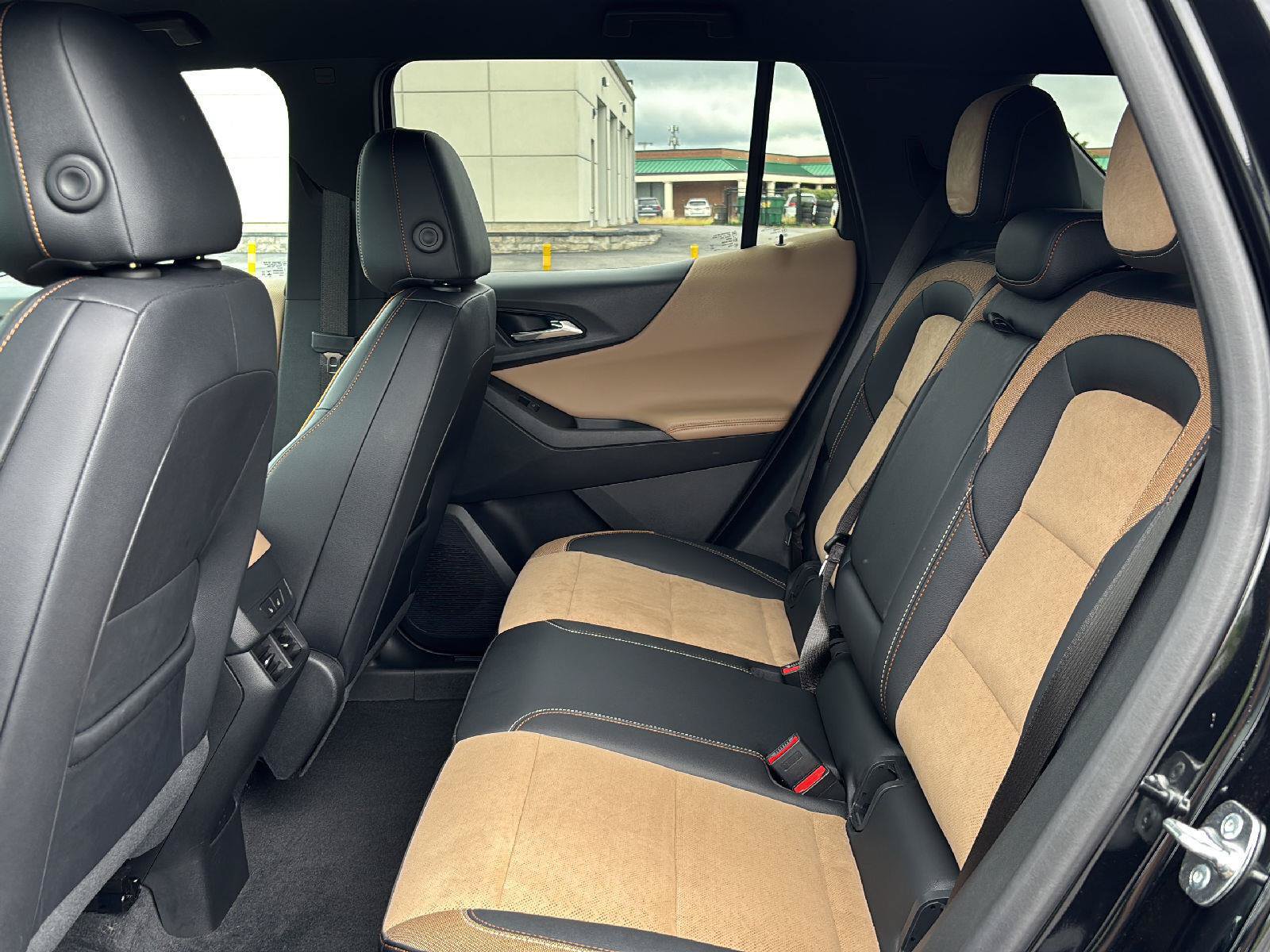 Used 2025 Chevrolet Equinox ACTIV w/ Safety and Technology Package AWD/4WD image 24
