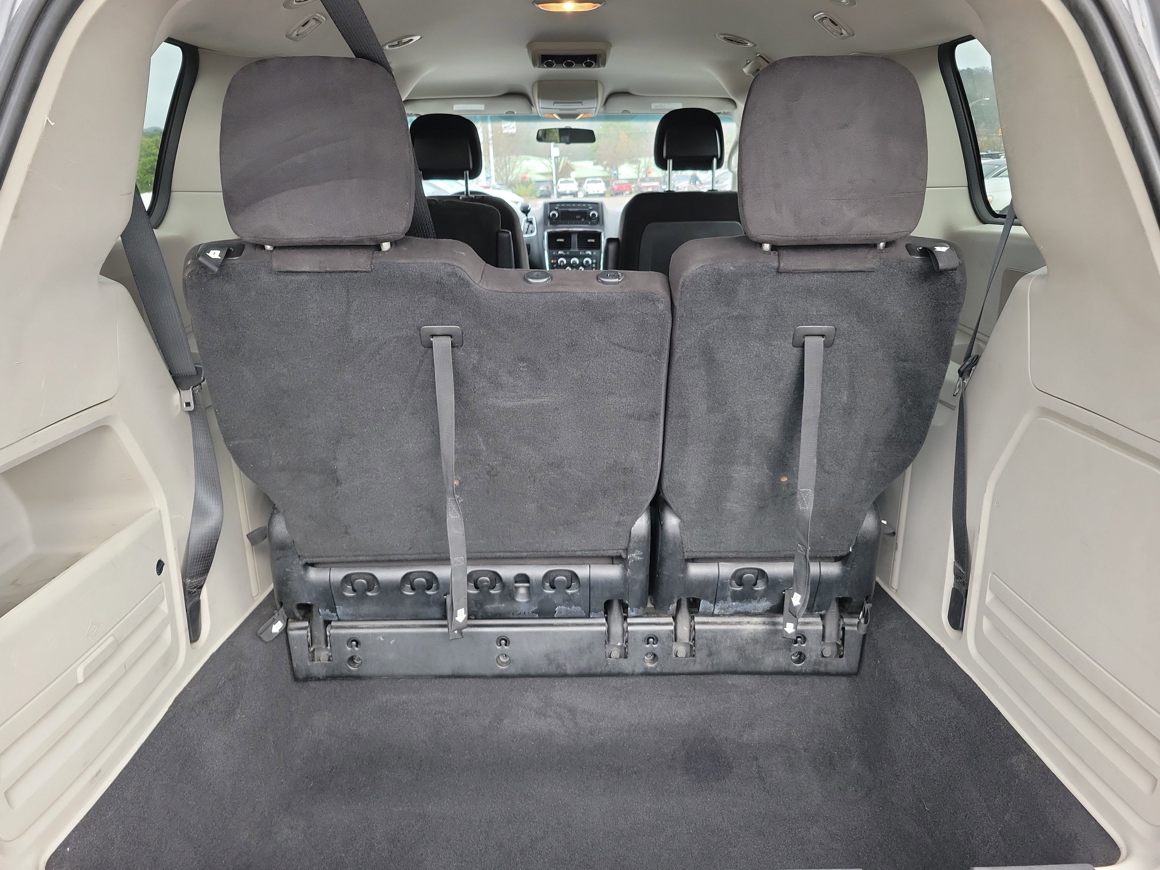 Used 2013 Dodge Grand Caravan SE image 25