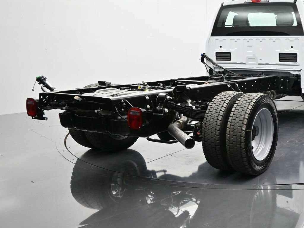 New 2026 Ford F550 4x4 Regular Cab Super Duty image 5