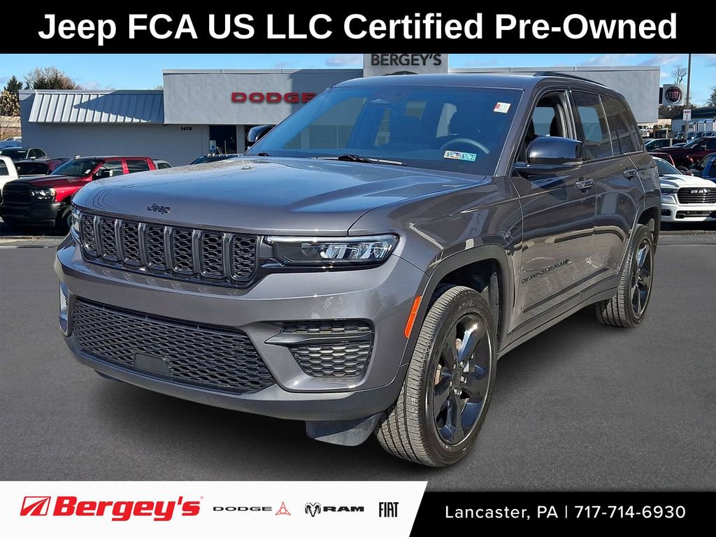 Used 2025 Jeep Grand Cherokee Altitude image 1