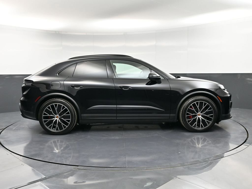 New 2026 Porsche Macan 4S Electric AWD/4WD image 9