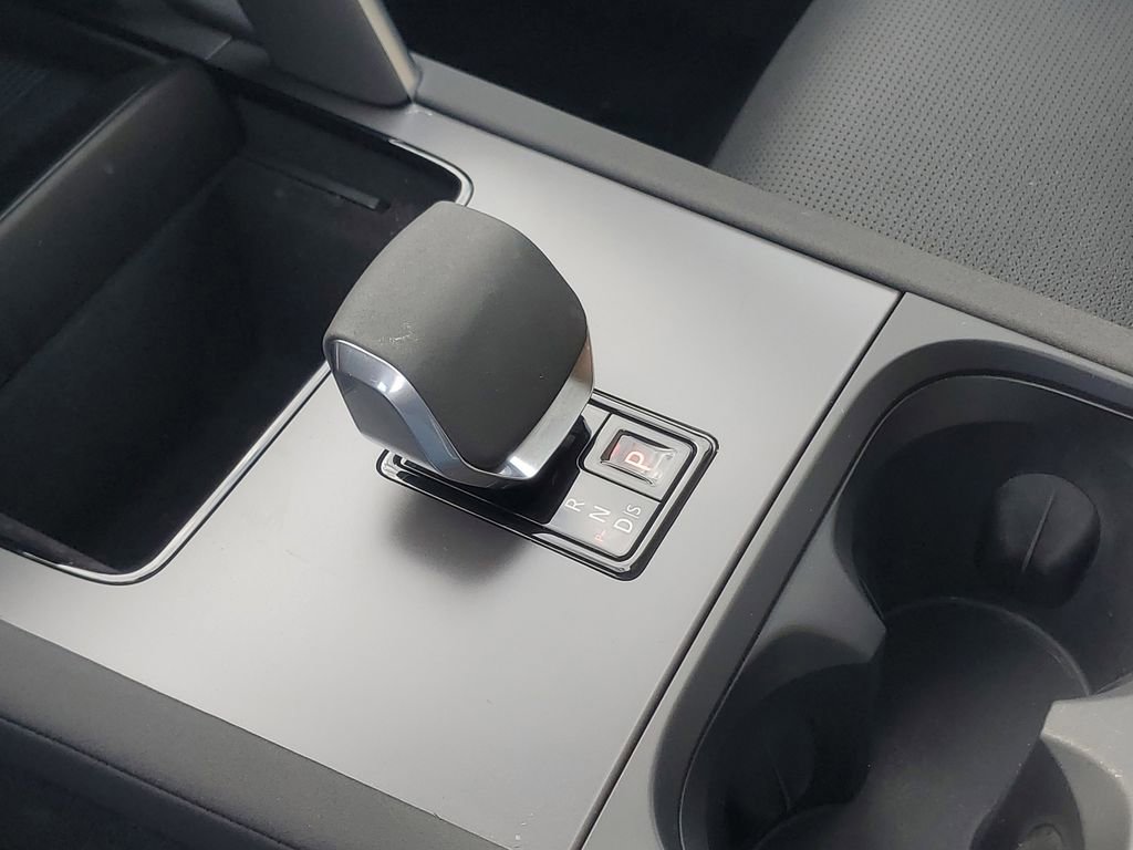 Used 2025 Land Rover Discovery Sport S image 29