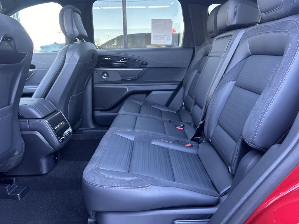 New 2025 Lincoln Nautilus Reserve w/ Jet Appearance Package image 6