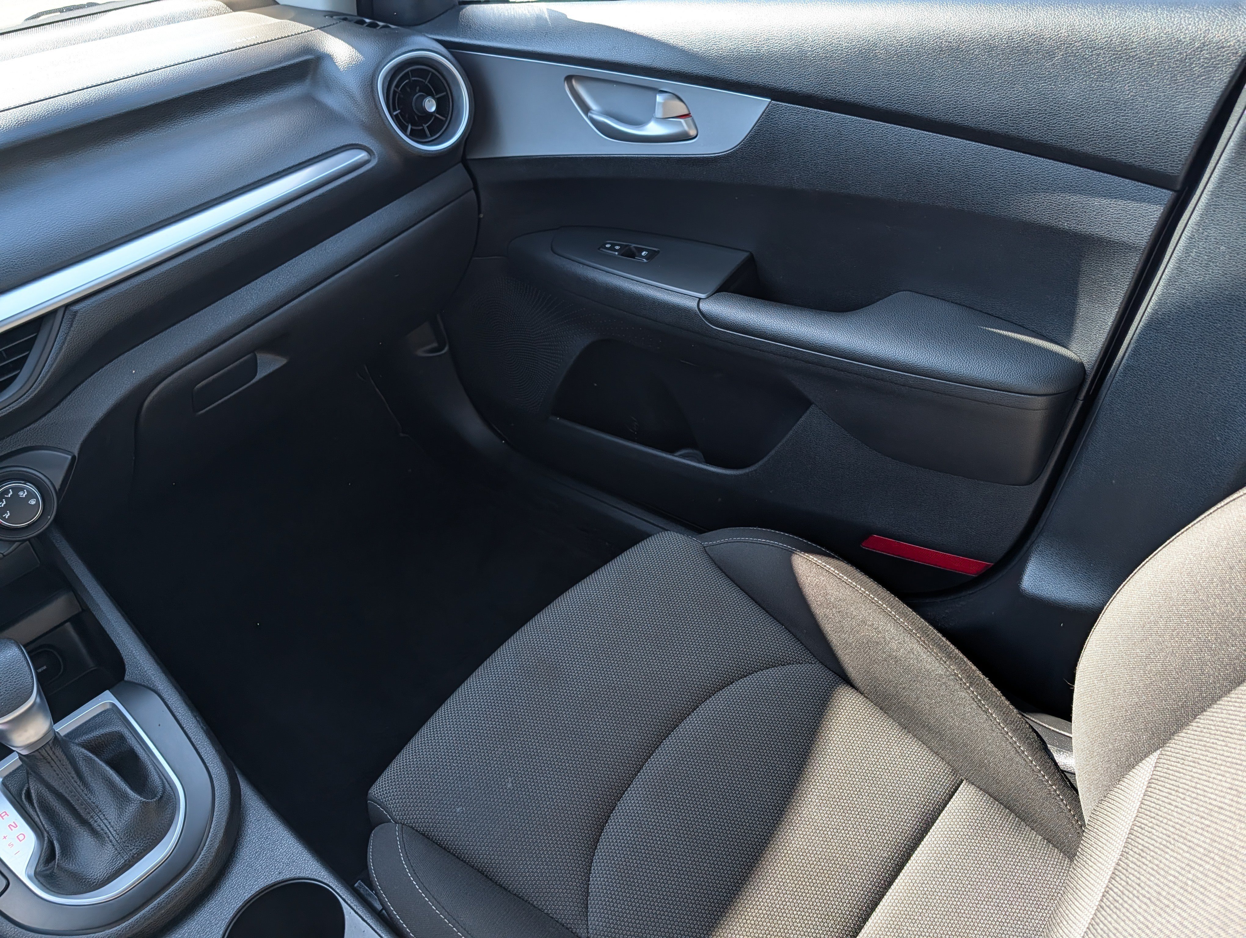 Certified 2023 Kia Forte LXS FWD image 11