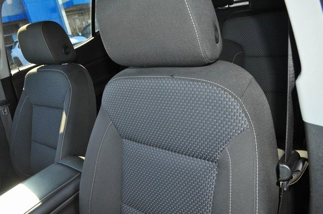 Used 2023 GMC Acadia SLE w/ Driver Convenience Package image 10