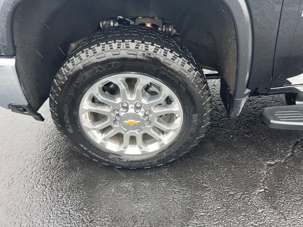 Used 2025 Chevrolet Silverado 2500 LTZ w/ LTZ Plus Package image 35