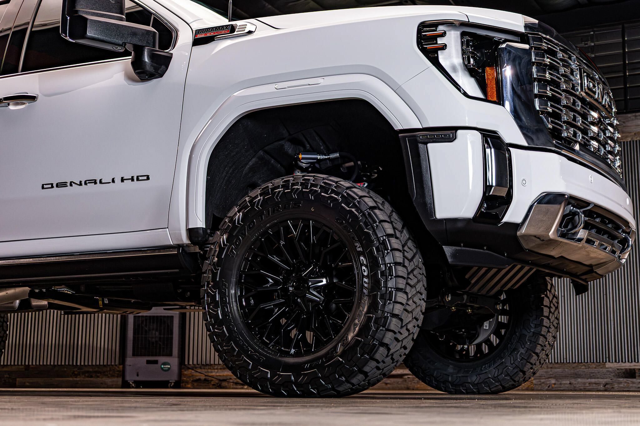 Used 2025 GMC Sierra 2500 Denali w/ Denali Reserve Package AWD/4WD image 12
