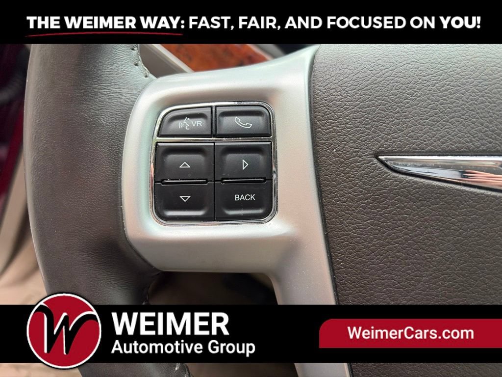 Used 2016 Chrysler Town & Country Touring-L FWD image 20
