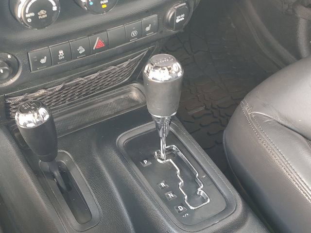 Used 2016 Jeep Wrangler Unlimited Sahara w/ Connectivity Group image 17