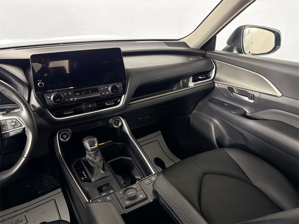 Used 2024 Toyota Grand Highlander XLE image 22