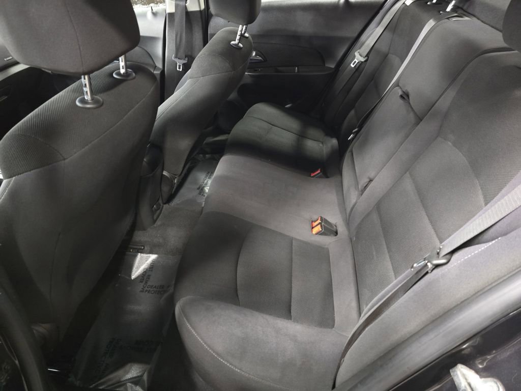 Used 2015 Chevrolet Cruze LT image 27