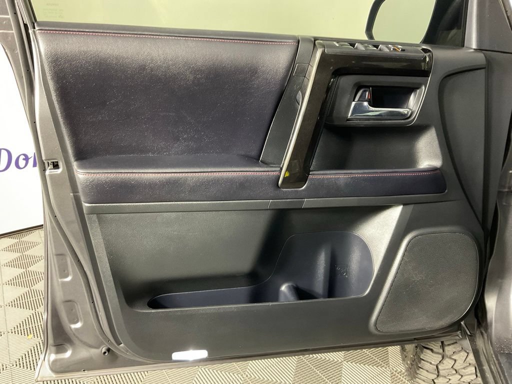 Used 2019 Toyota 4Runner TRD Off-Road AWD/4WD image 12