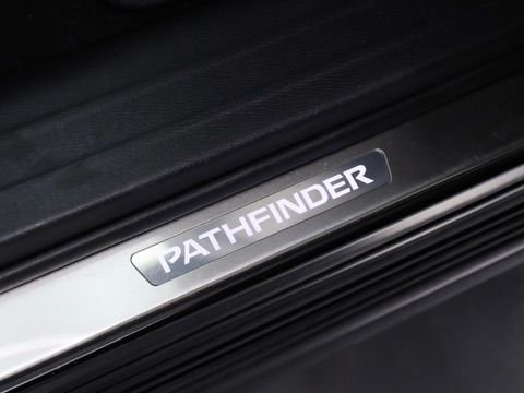 Used 2017 Nissan Pathfinder Platinum w/ Midnight Edition Package image 31