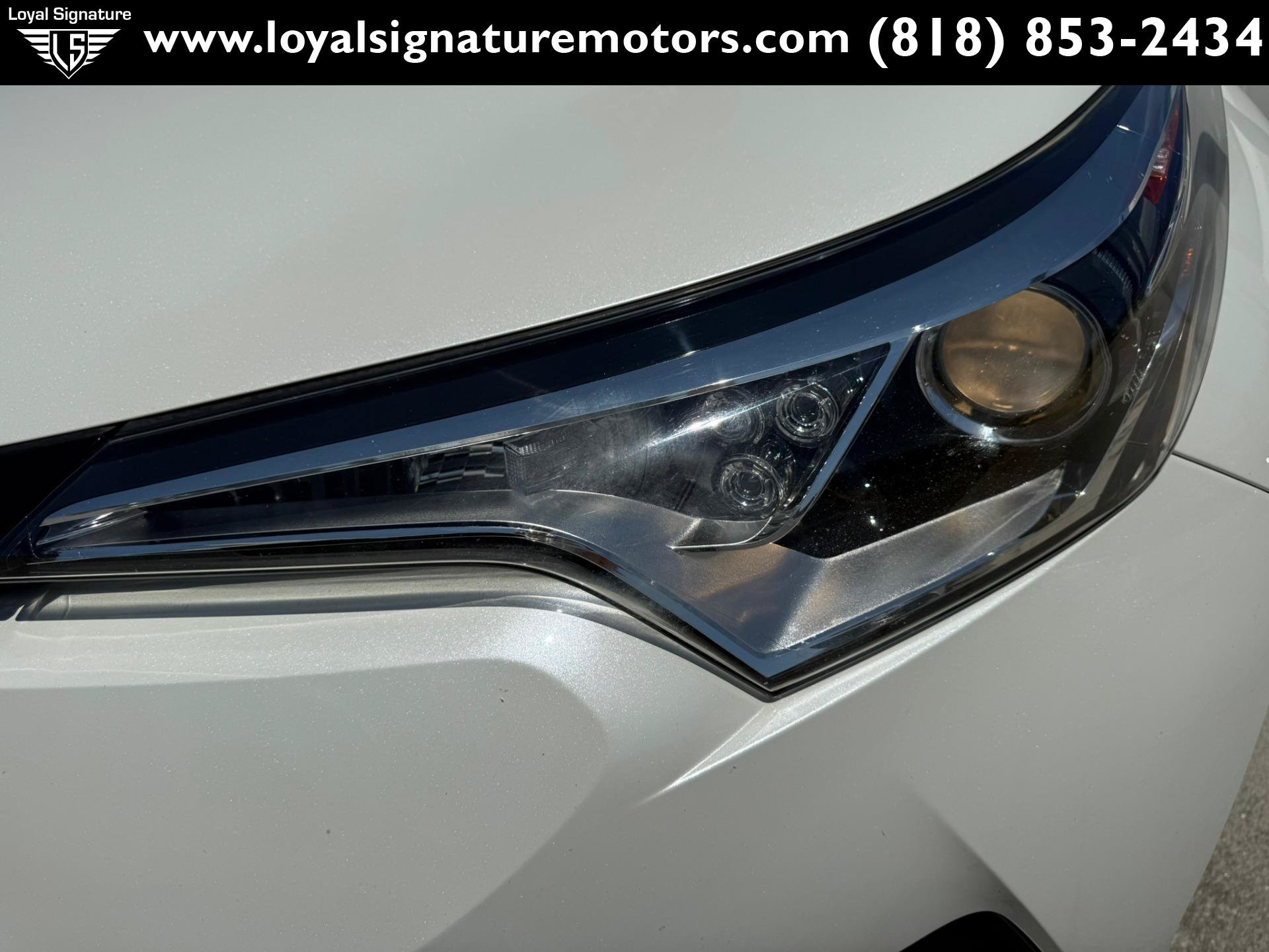 Used 2019 Toyota C-HR LE FWD image 30