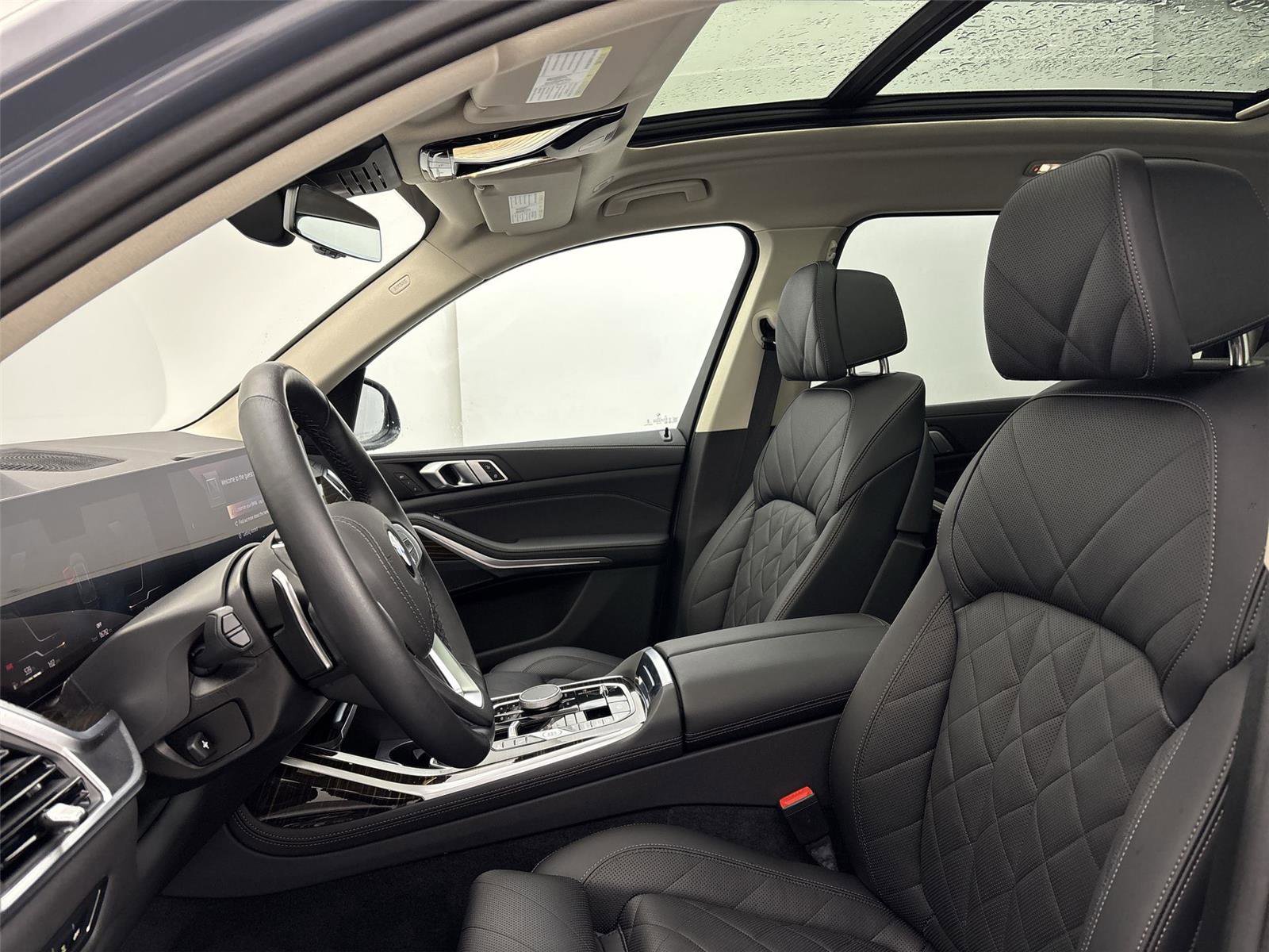 Used 2025 BMW X7 xDrive40i w/ Climate Comfort Package image 24