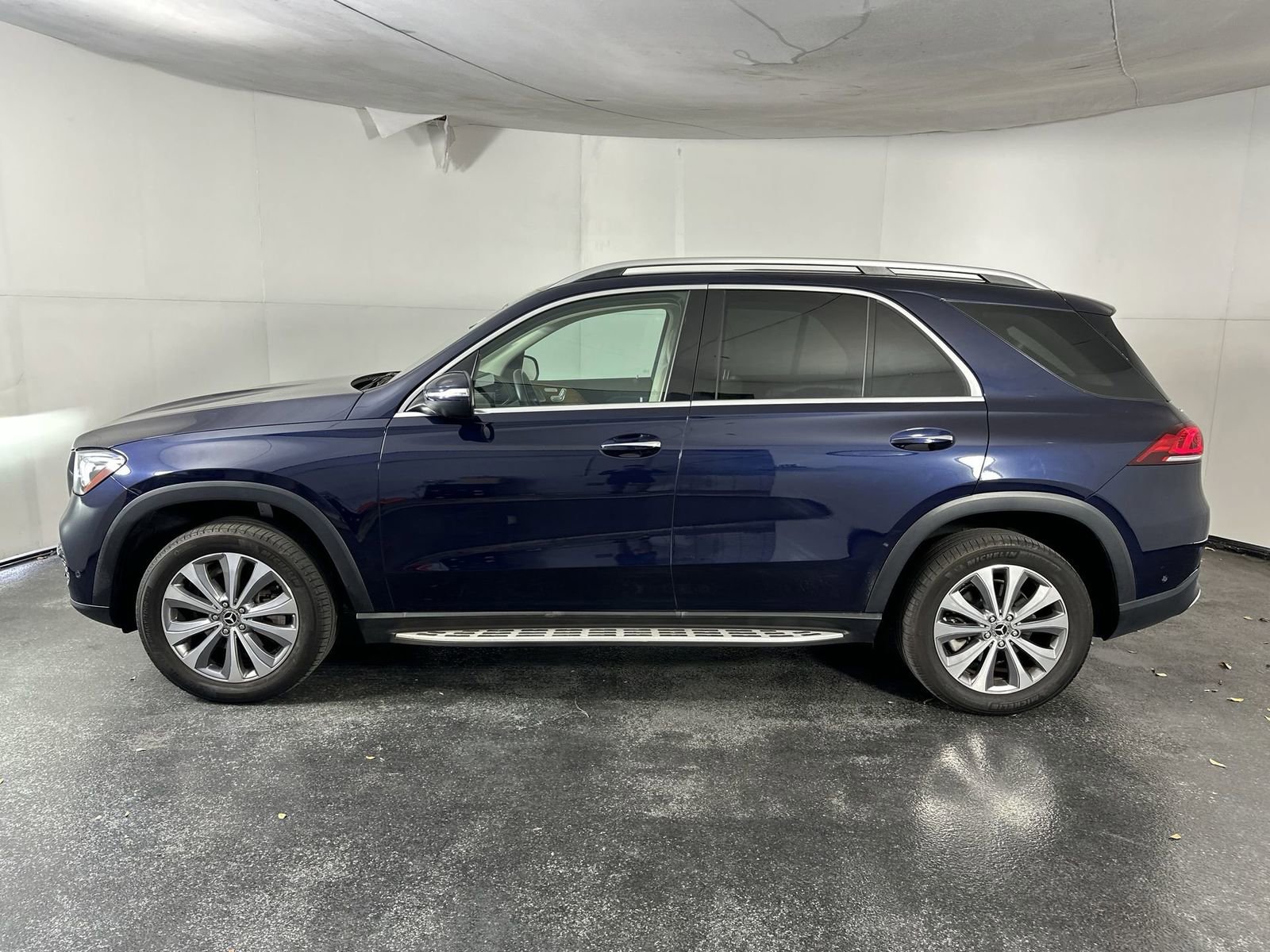 Used 2021 Mercedes-Benz GLE 350 w/ Premium Package image 8