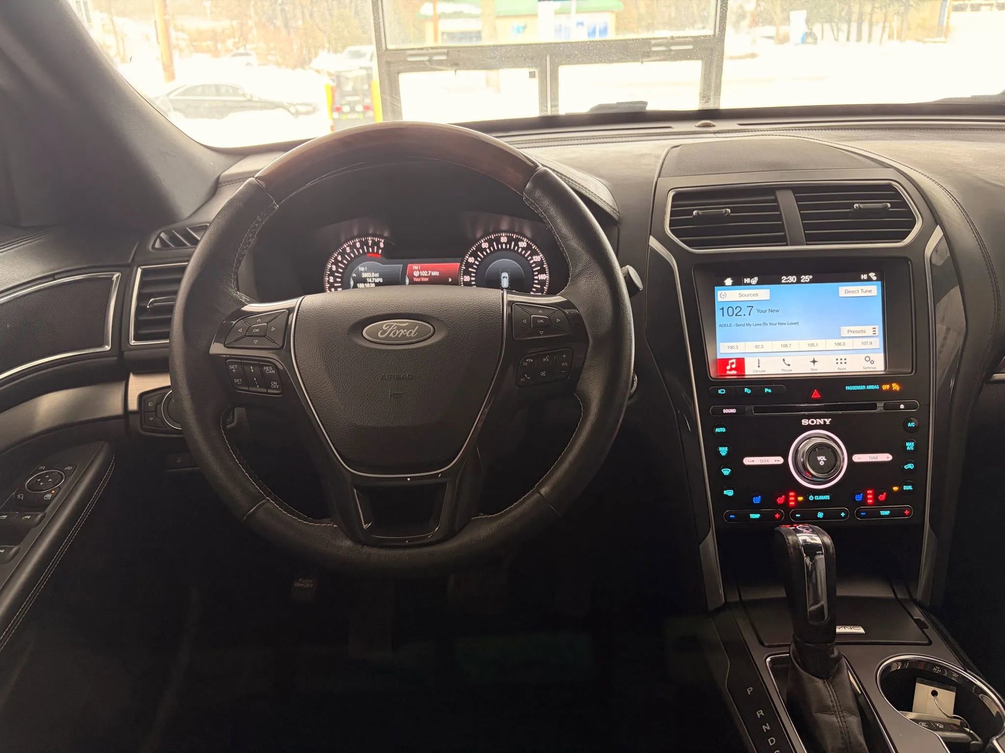 Used 2017 Ford Explorer Platinum image 25