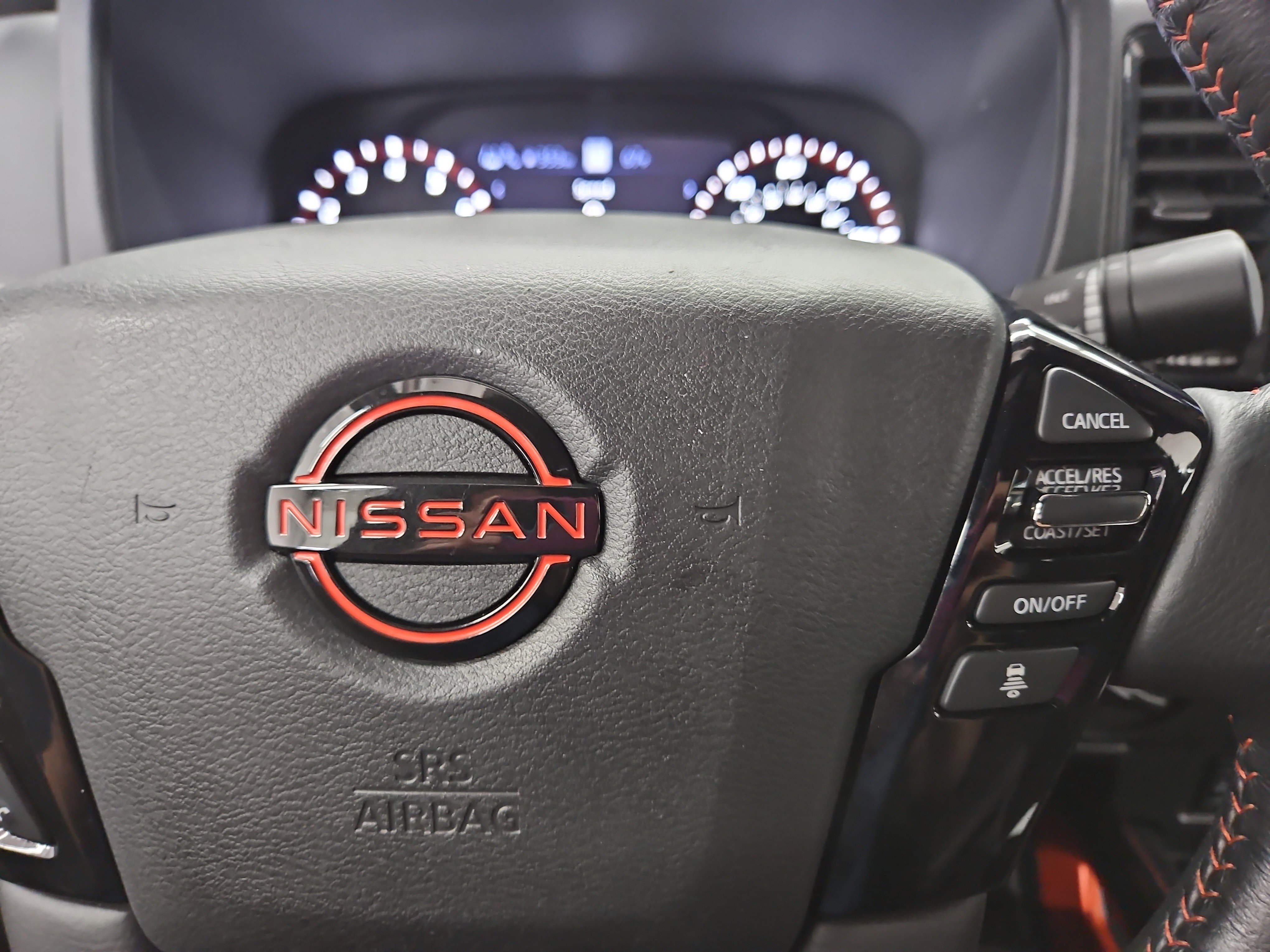 Used 2023 Nissan Frontier PRO-4X w/ Pro Convenience Package AWD/4WD image 9