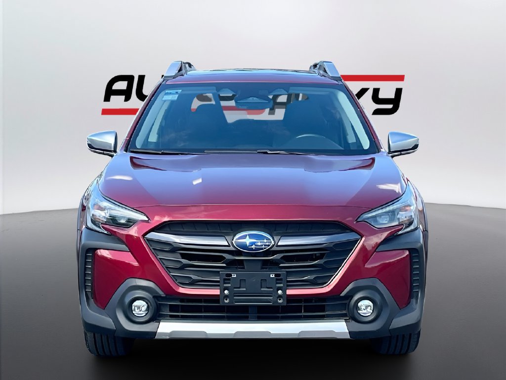 Used 2023 Subaru Outback Touring AWD/4WD image 2