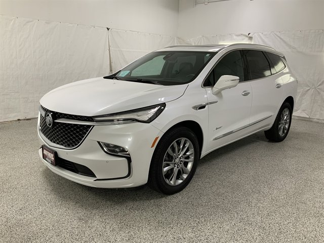 Used 2024 Buick Enclave Avenir w/ Avenir Technology Package image 2