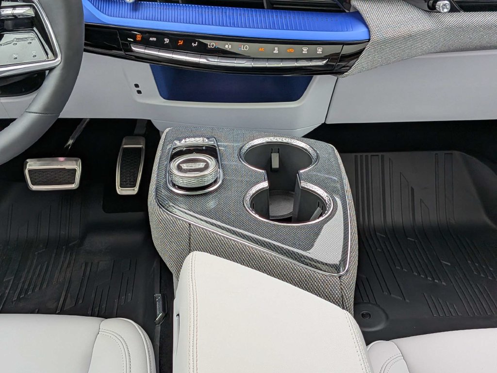 Certified 2027 Cadillac Optiq Luxury RWD image 20