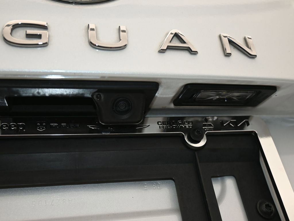 Used 2023 Volkswagen Tiguan SE image 38