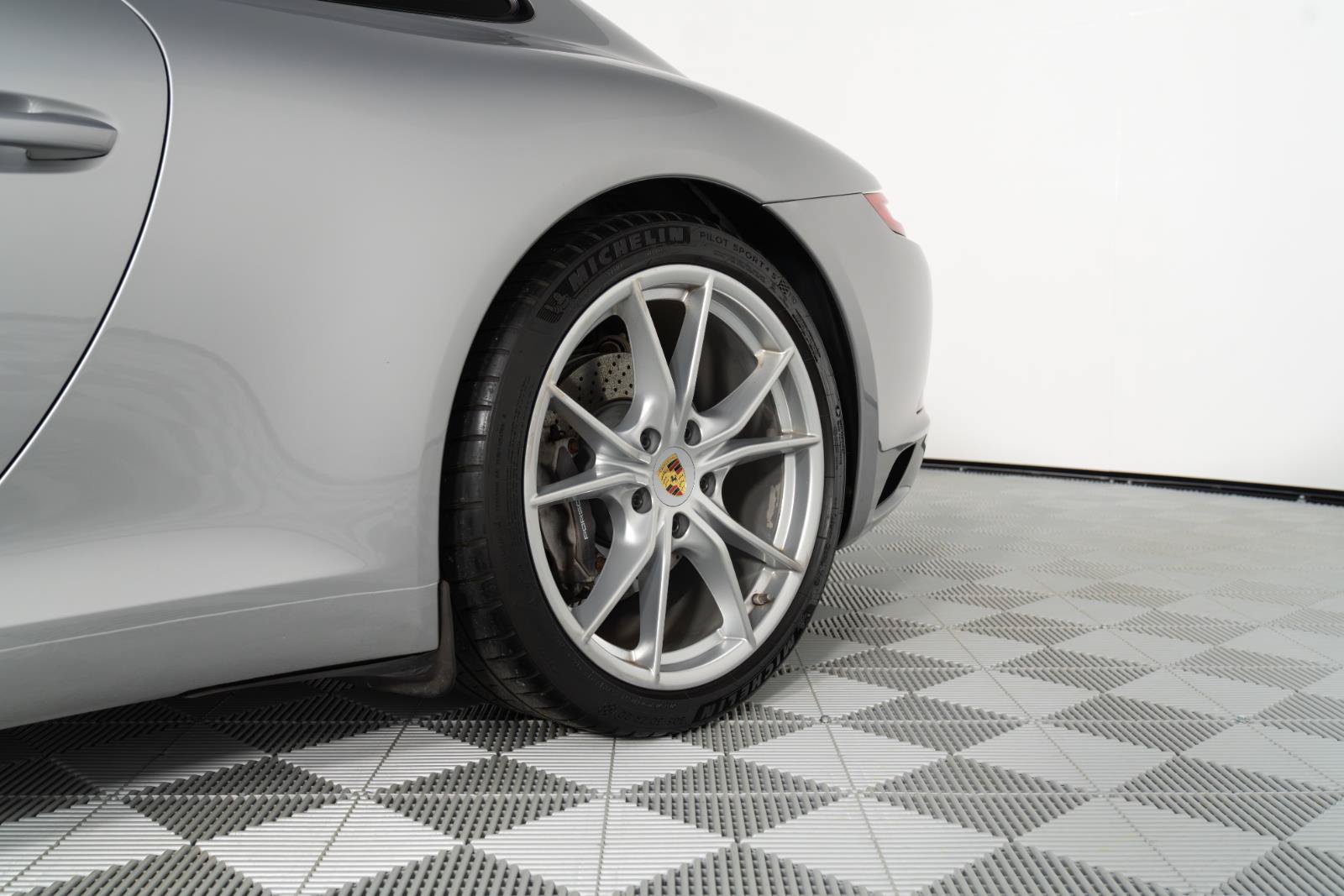 Used 2017 Porsche 911 Carrera RWD image 20