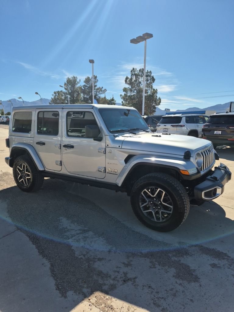 Used 2024 Jeep Wrangler Sahara w/ Technology Group image 3