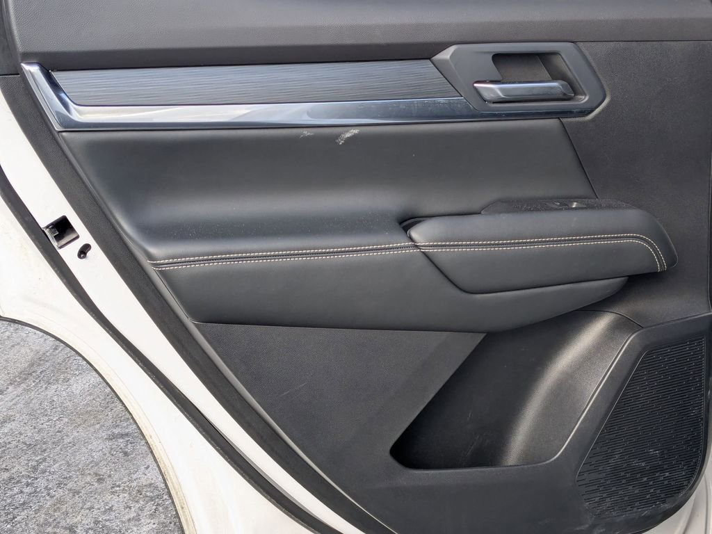 Used 2025 GMC Terrain Elevation image 27