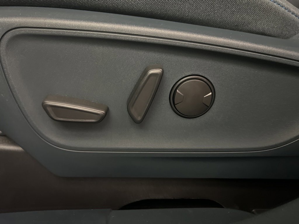 New 2025 Ford Maverick XLT w/ XLT Luxury Package image 25