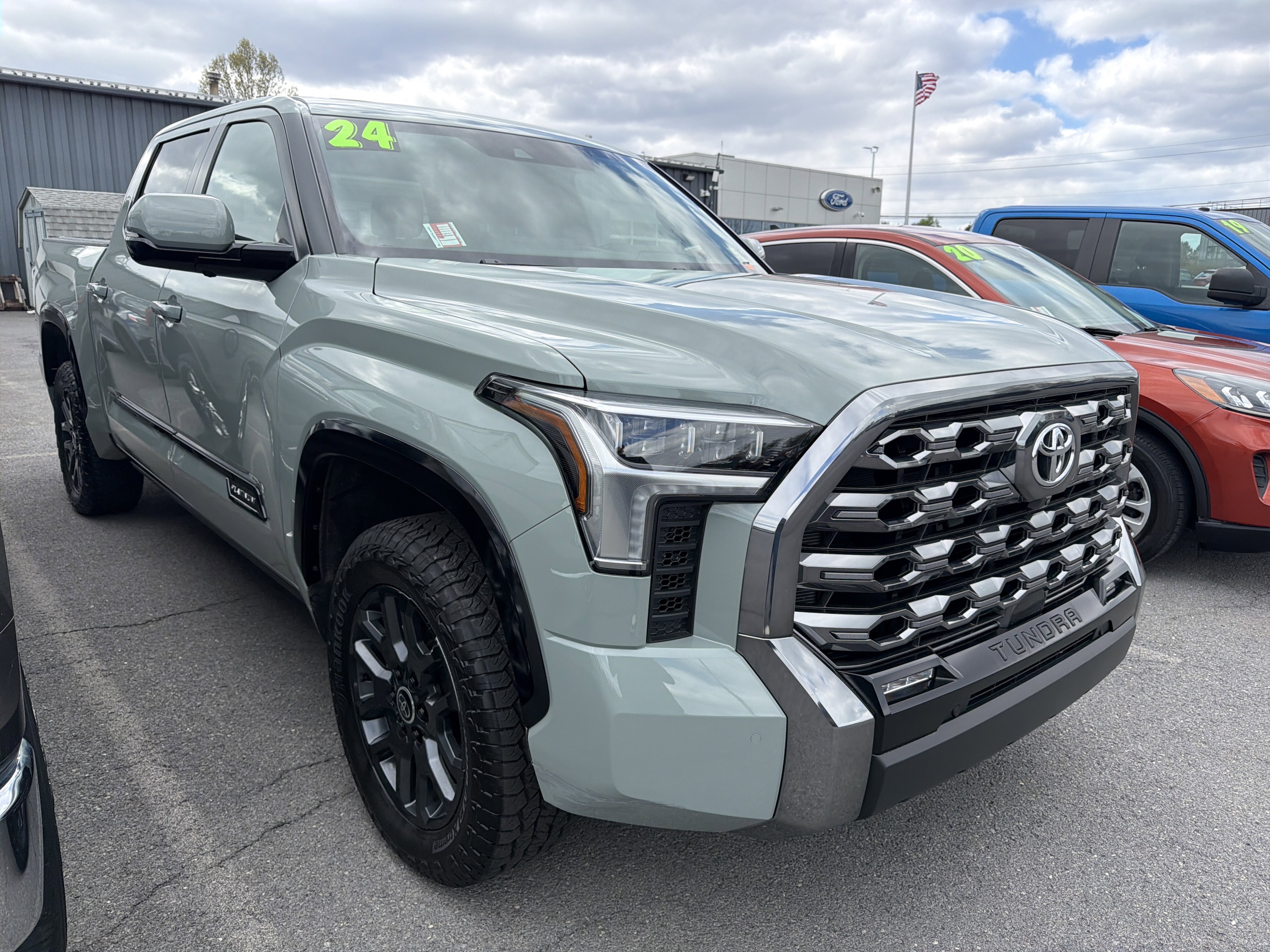 Used 2024 Toyota Tundra Platinum image 1
