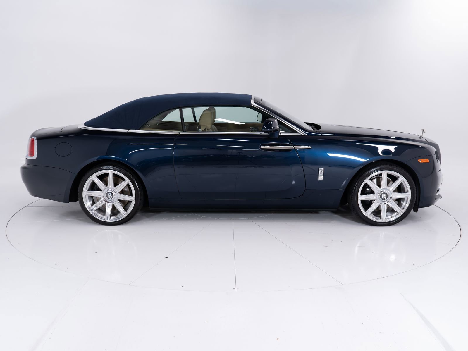 Certified 2016 Rolls-Royce Dawn image 15