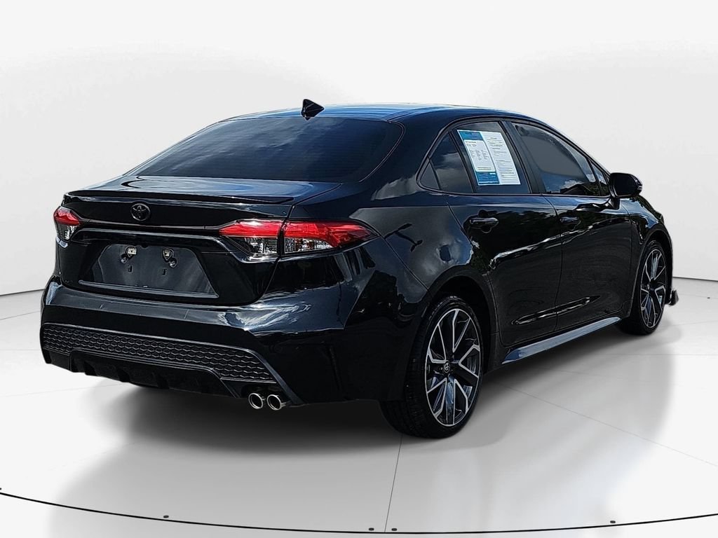 Used 2022 Toyota Corolla XSE FWD image 6