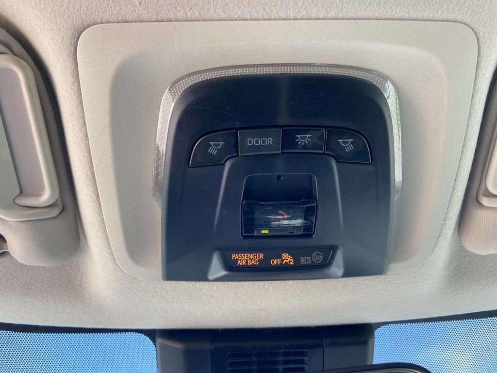 Used 2025 Toyota Corolla LE FWD image 19