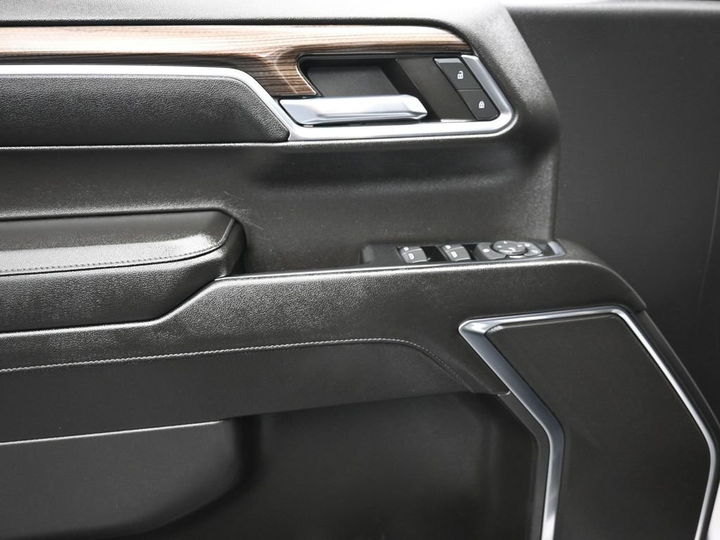 Used 2023 Chevrolet Silverado 1500 RST AWD/4WD image 8