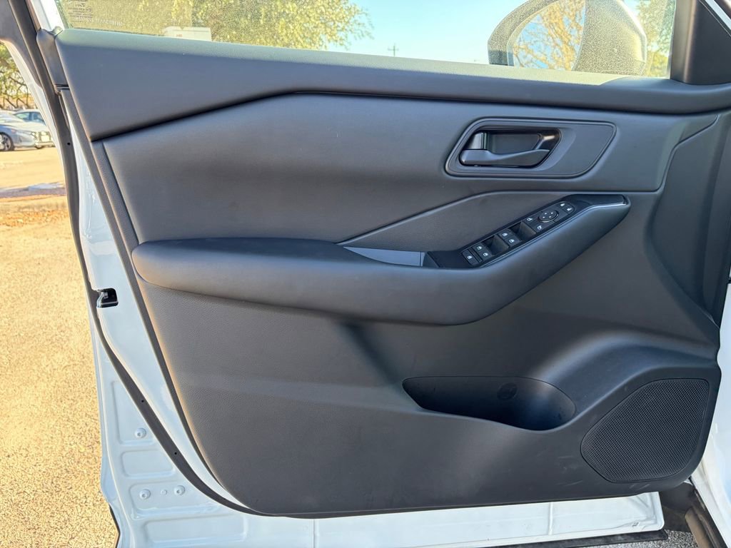 Certified 2025 Nissan Rogue S FWD image 17